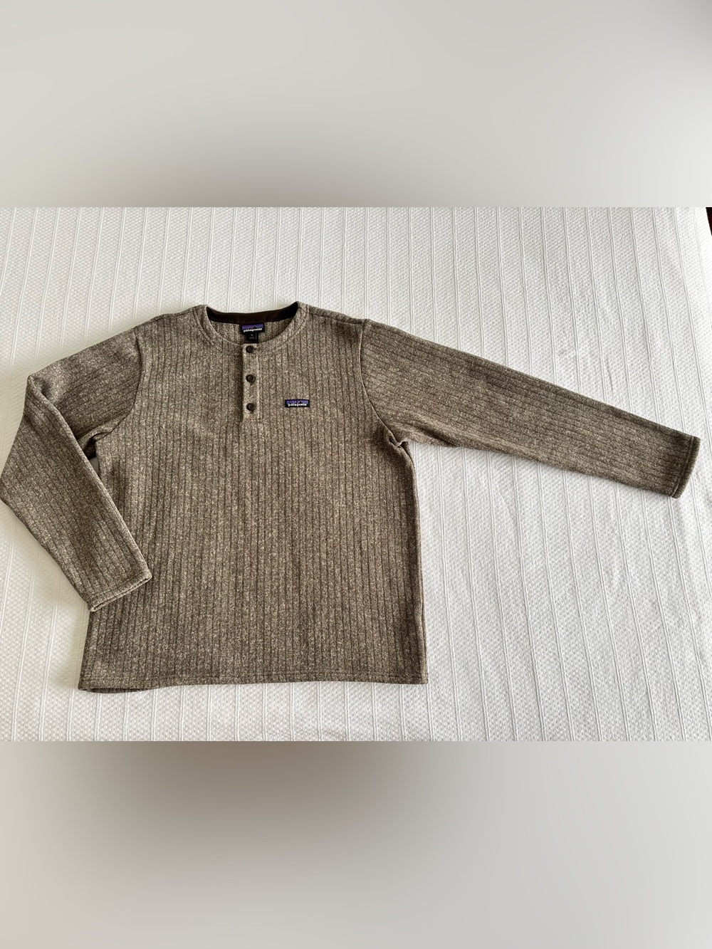 Patagonia Men’s Brown Ribbed Crewneck Henley Sweater